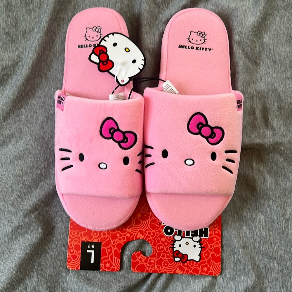 ***SOLD*** Hello kitty slippers